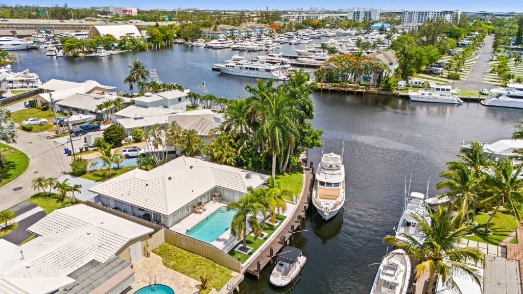 Photo of 2131 SW 23RD Avenue, Fort Lauderdale, FL 33312 (MLS # B26093975)