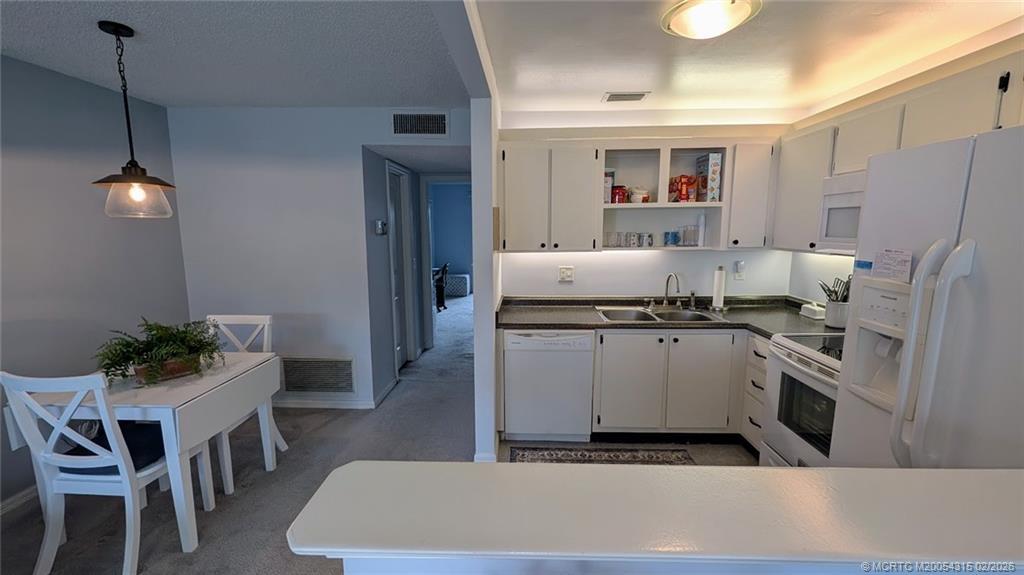 VISTA PINES CONDO - Residential Lease