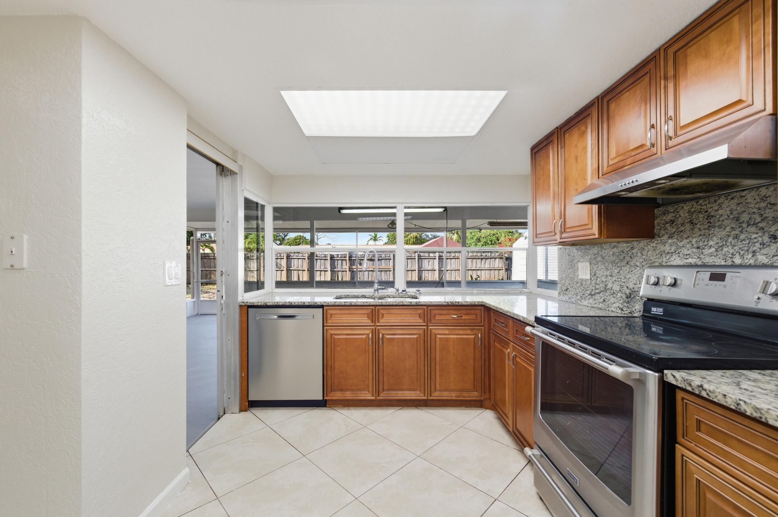 RIVERLAND VILLAGE SEC ONE - Residential Lease