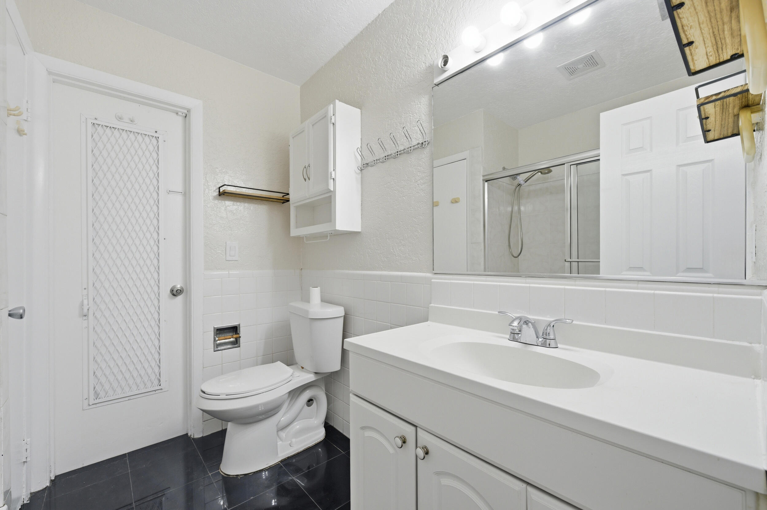 RIVERLAND VILLAGE SEC ONE - Residential Lease