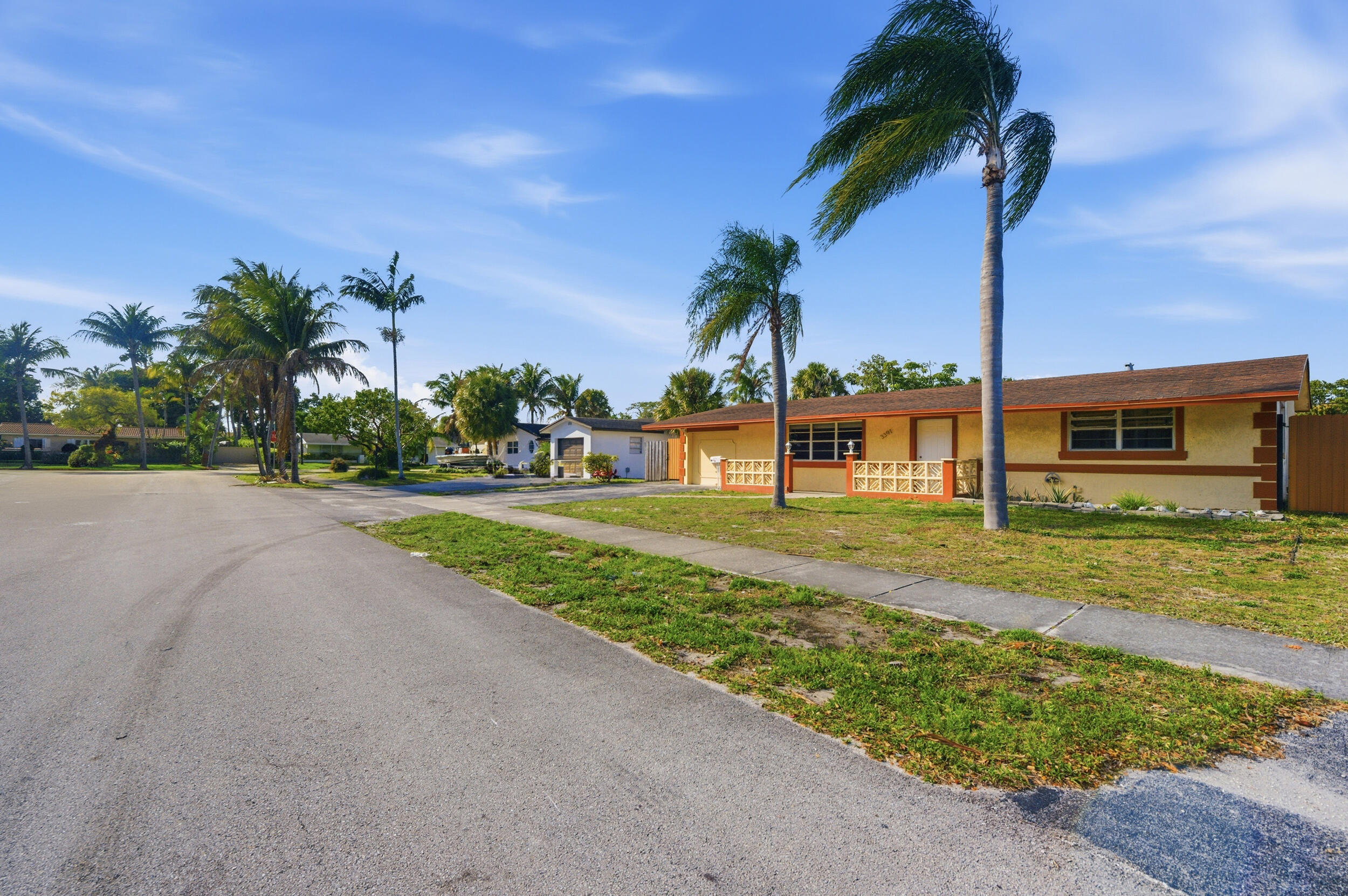 RIVERLAND VILLAGE SEC ONE - Residential Lease