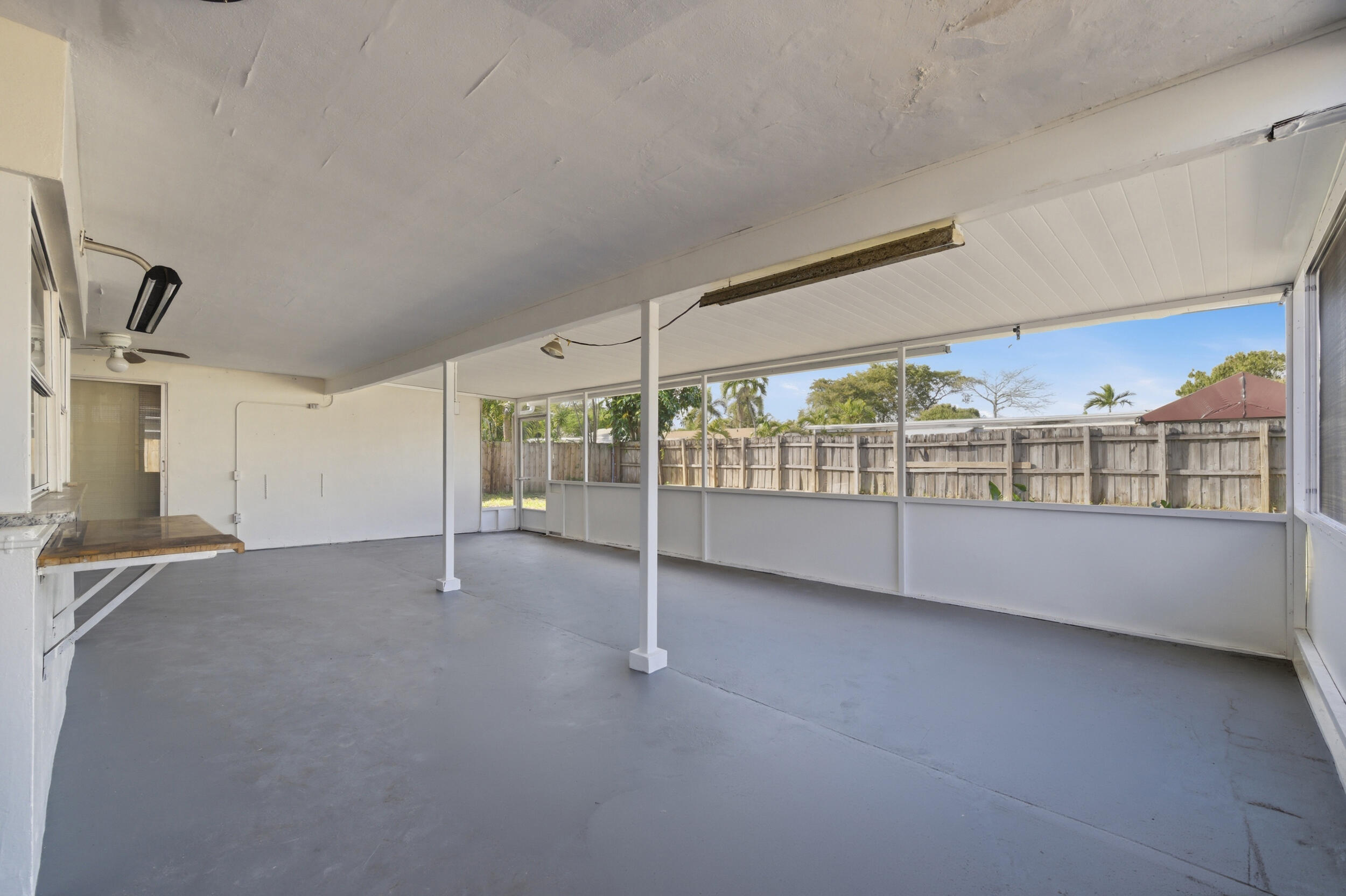 RIVERLAND VILLAGE SEC ONE - Residential Lease