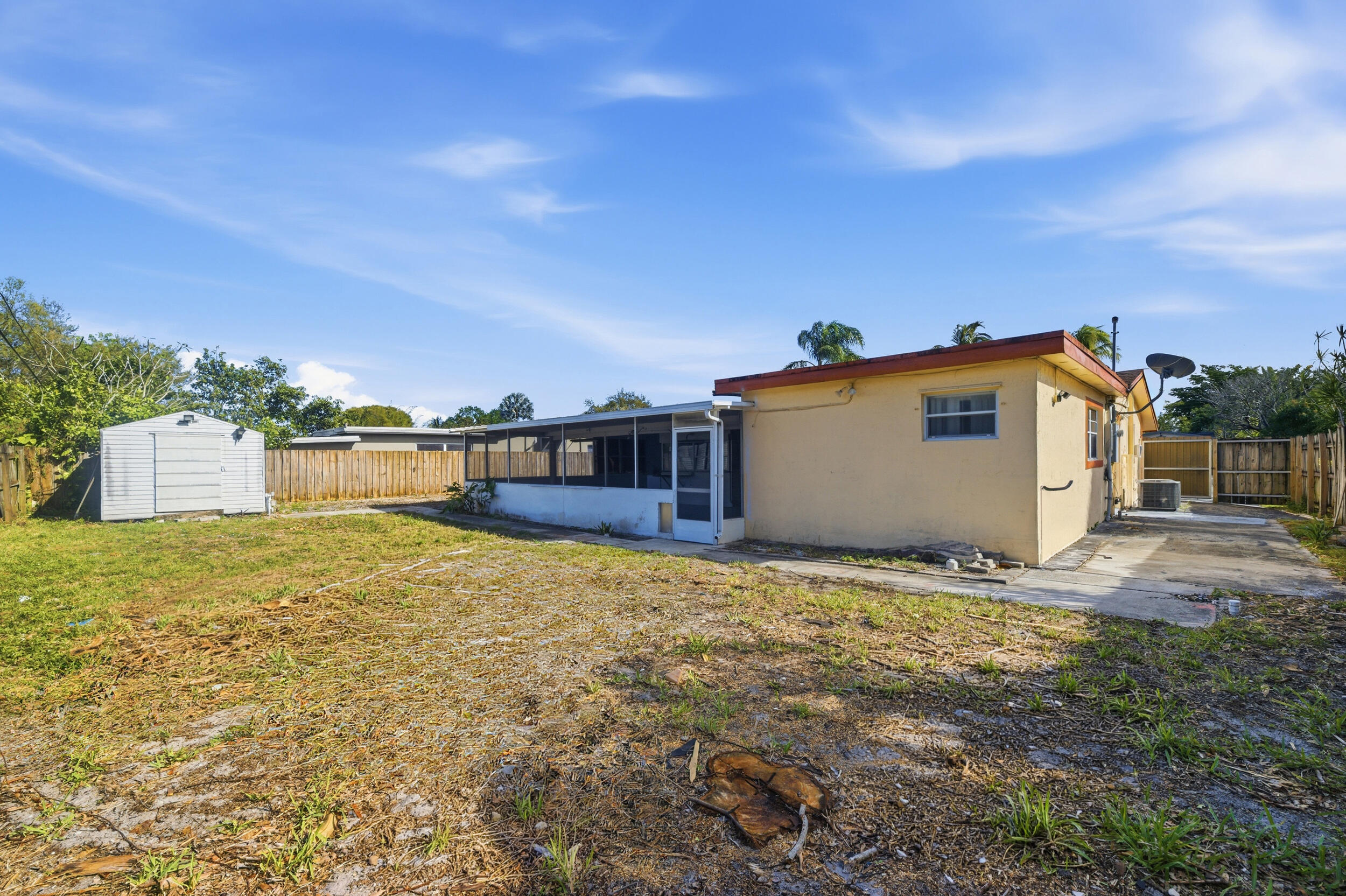 RIVERLAND VILLAGE SEC ONE - Residential Lease