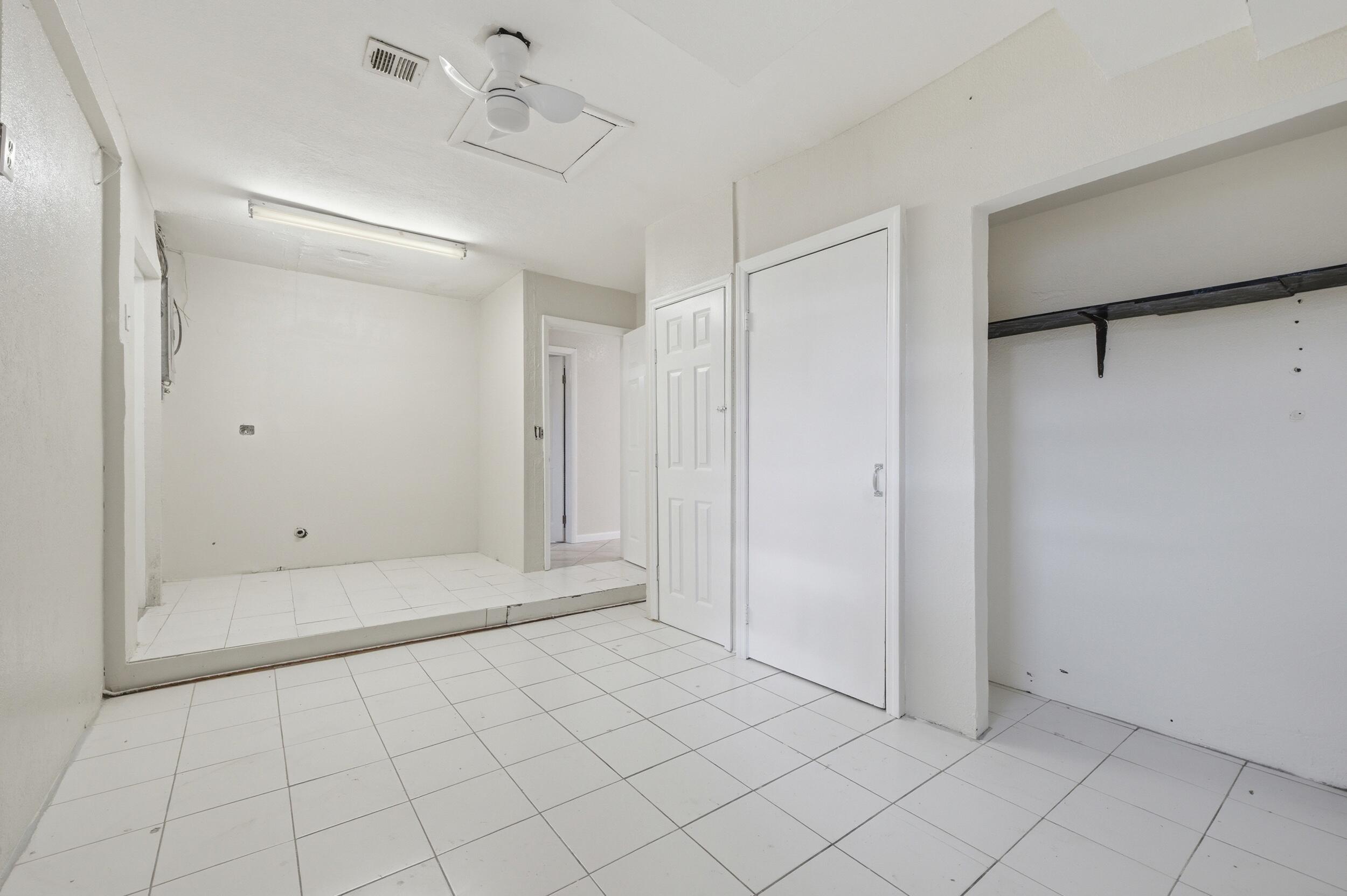 RIVERLAND VILLAGE SEC ONE - Residential Lease