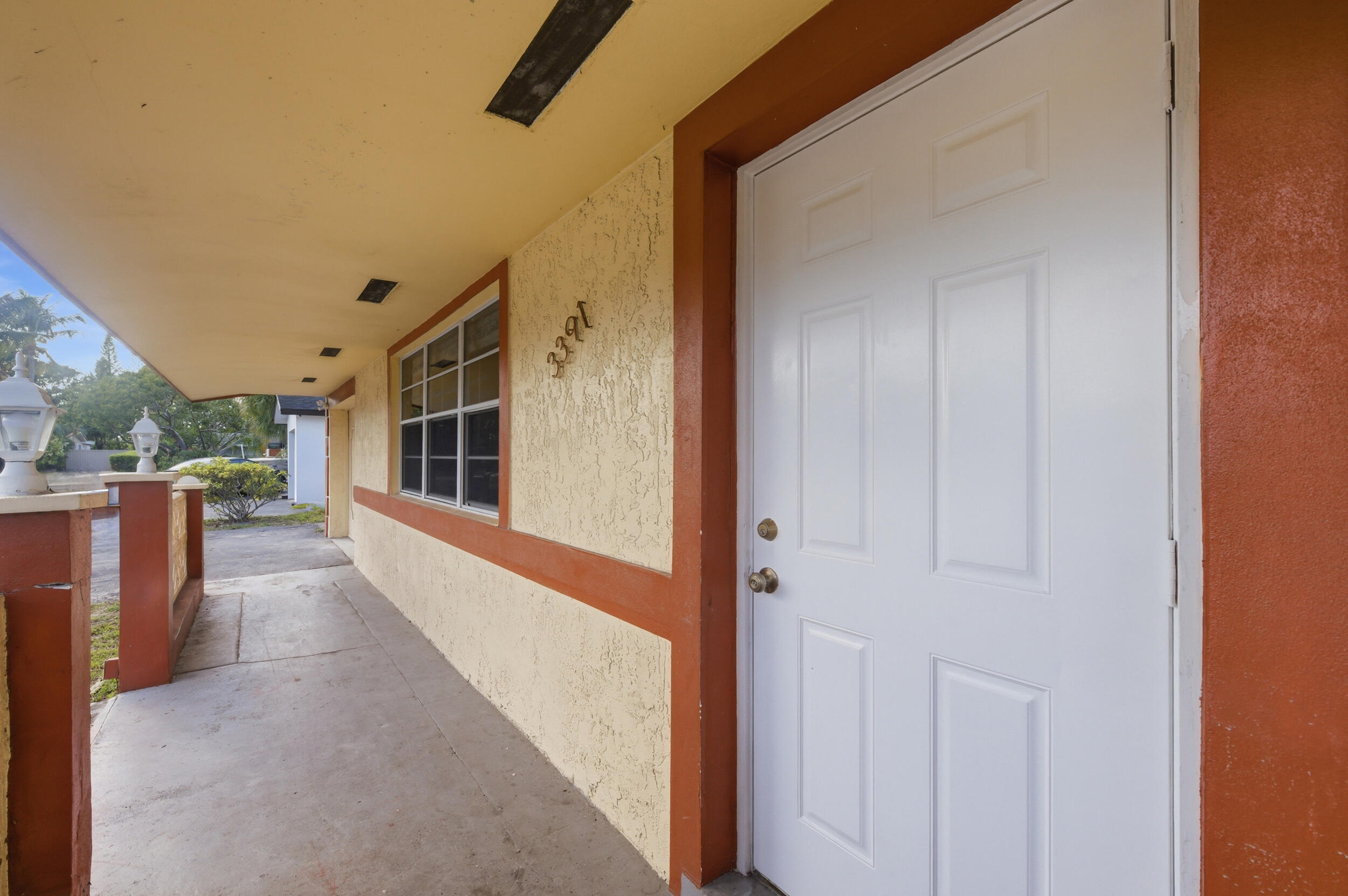 RIVERLAND VILLAGE SEC ONE - Residential Lease