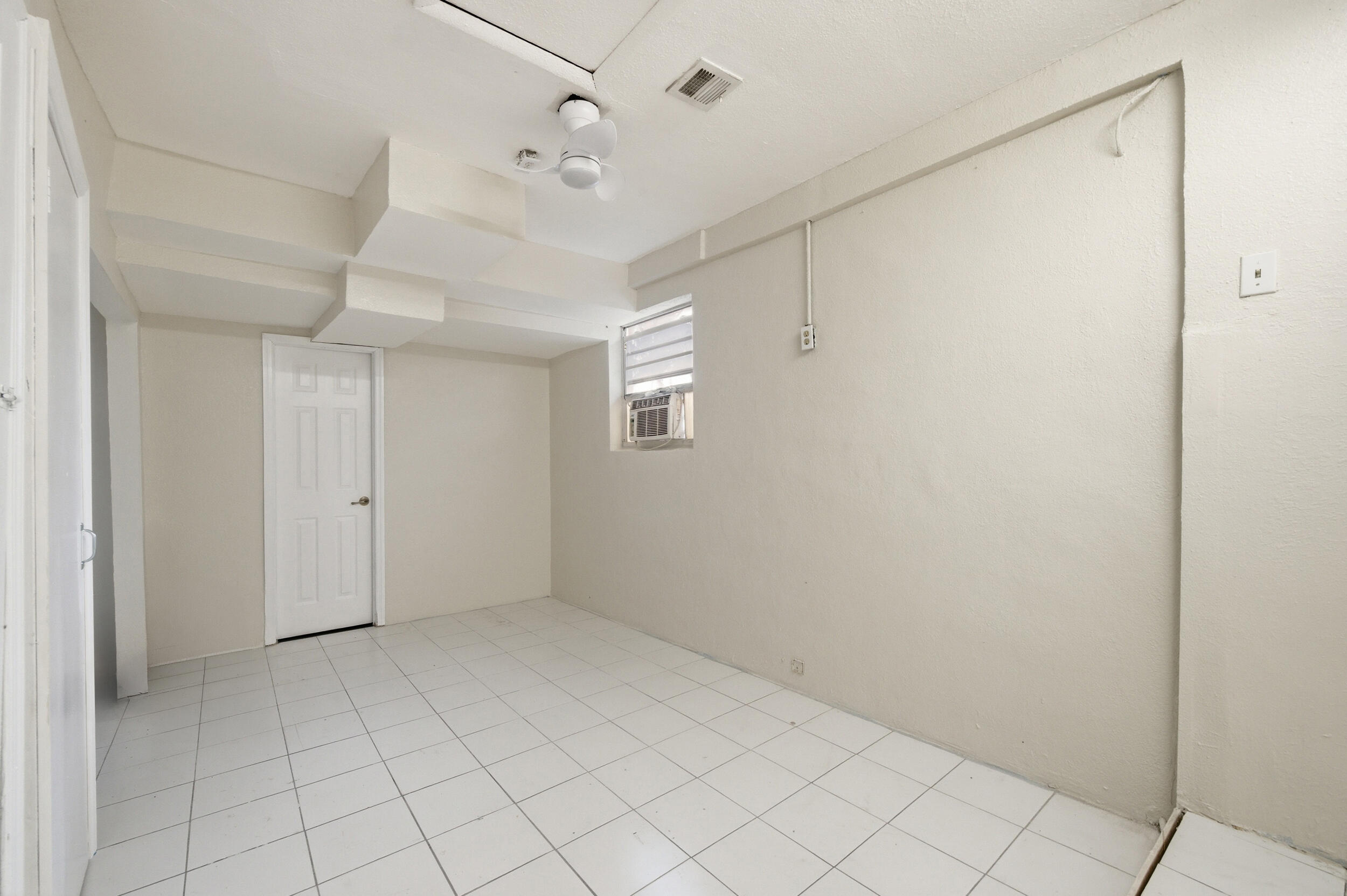 RIVERLAND VILLAGE SEC ONE - Residential Lease