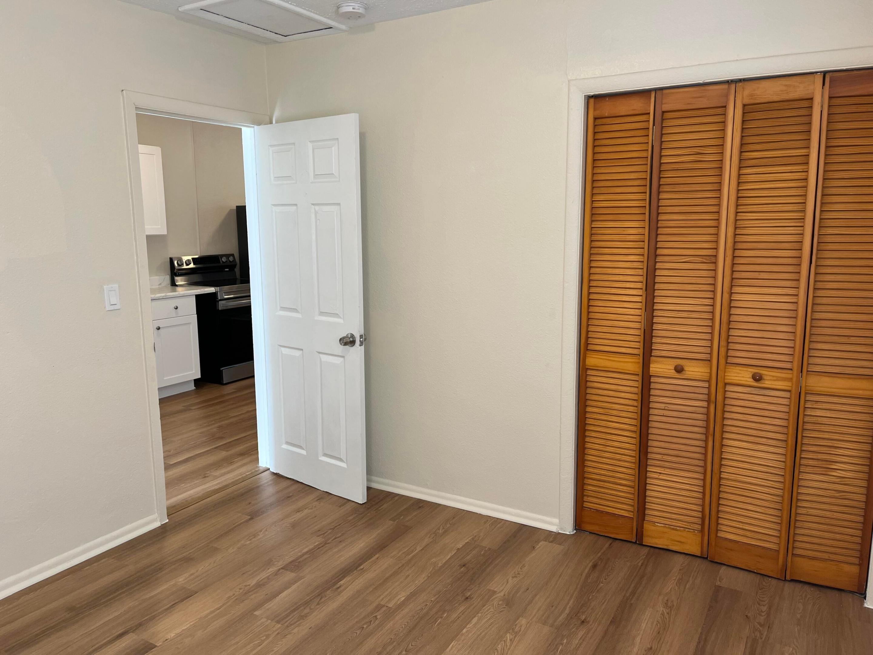 S/D OF 21-44-43, W 1/2 IN - Residential Income