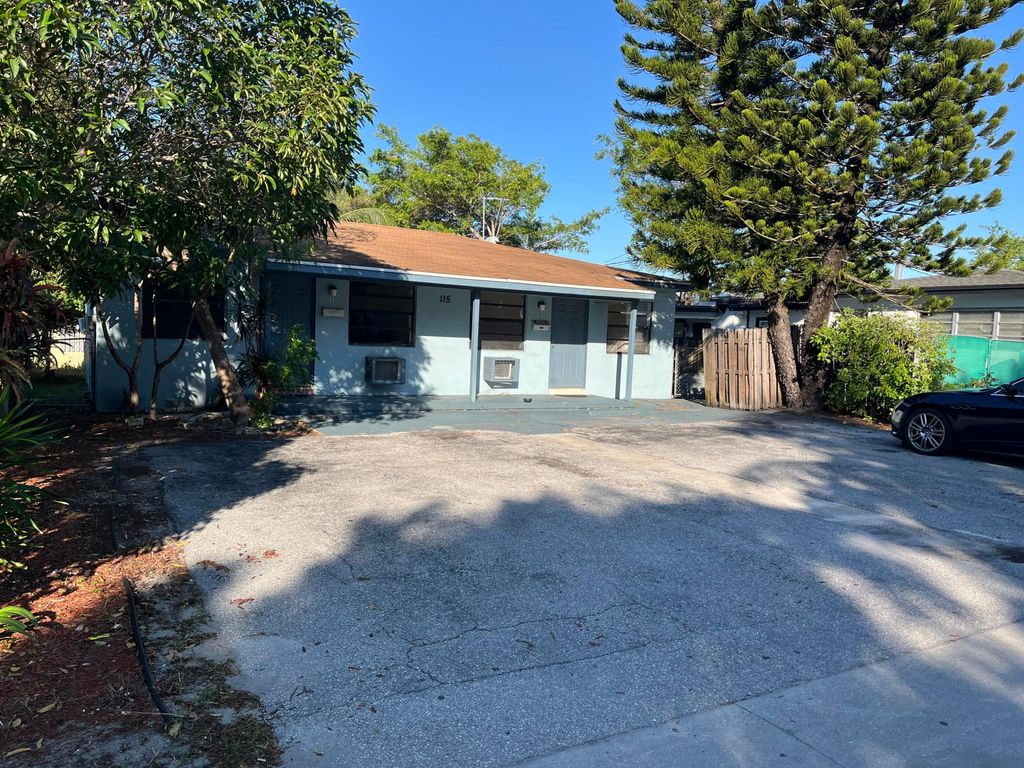 Photo of 115 N A Street, Lake Worth Beach, FL 33460 (MLS # R11169258)