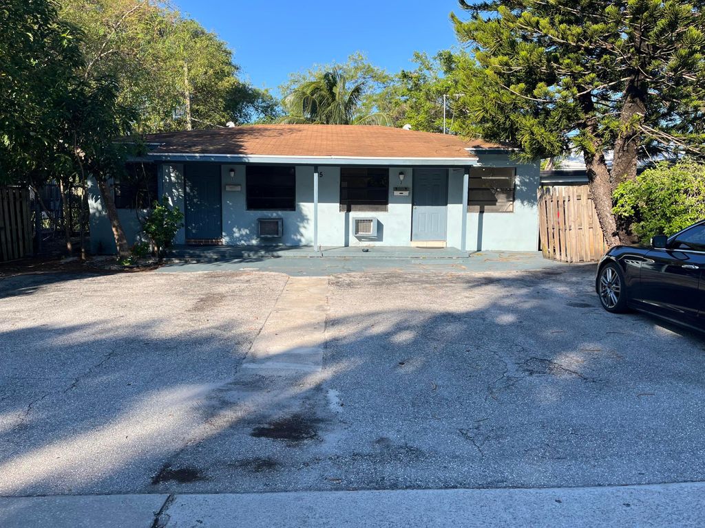 Photo of 115 N A Street, Lake Worth Beach, FL 33460 (MLS # R11169258)