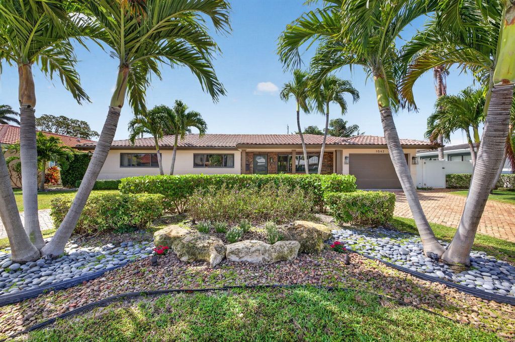 Photo of 1642 SE 7th Street, Deerfield Beach, FL 33441 (MLS # B26022535)