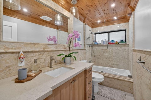 Tiny photo for 1642 SE 7th Street, Deerfield Beach, FL 33441 (MLS # B26022535)