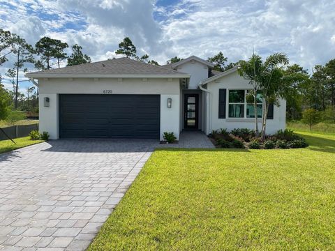 Photo of 6720 SE Park Trace Drive, Stuart, FL 34997 (MLS # R11014915)