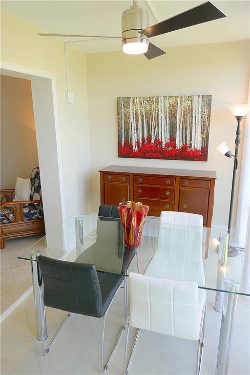 VILLAGE ROYALE GREENBROOK - Residential