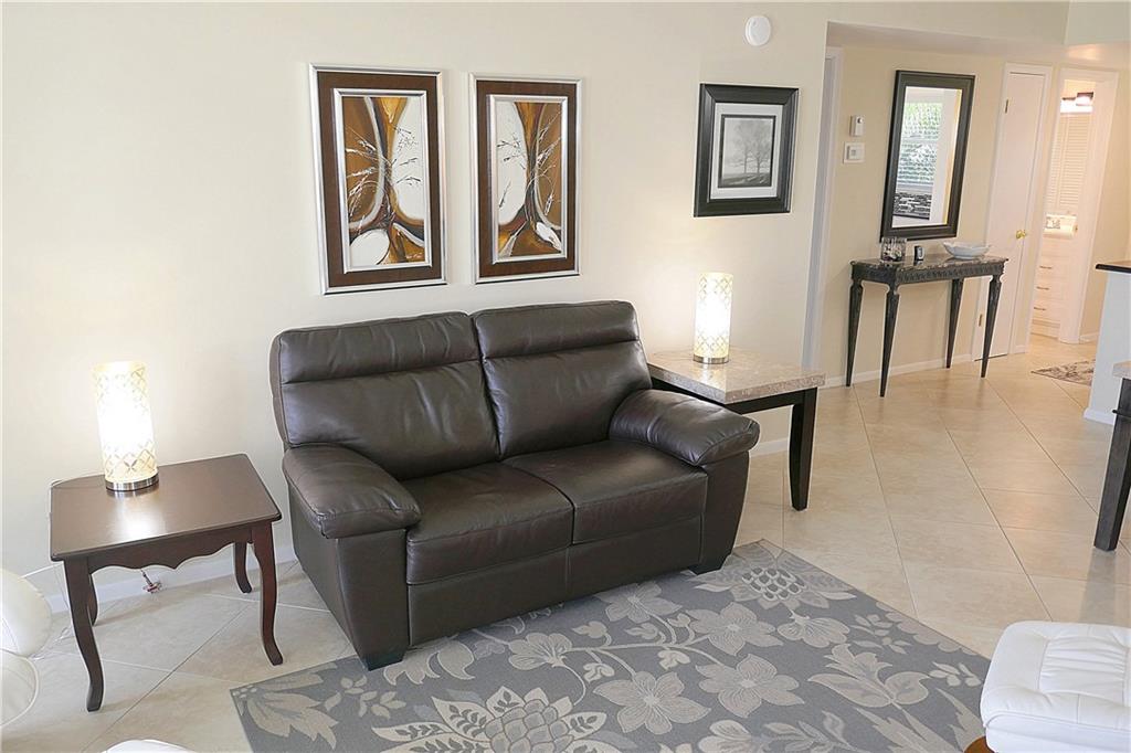 VILLAGE ROYALE GREENBROOK - Residential