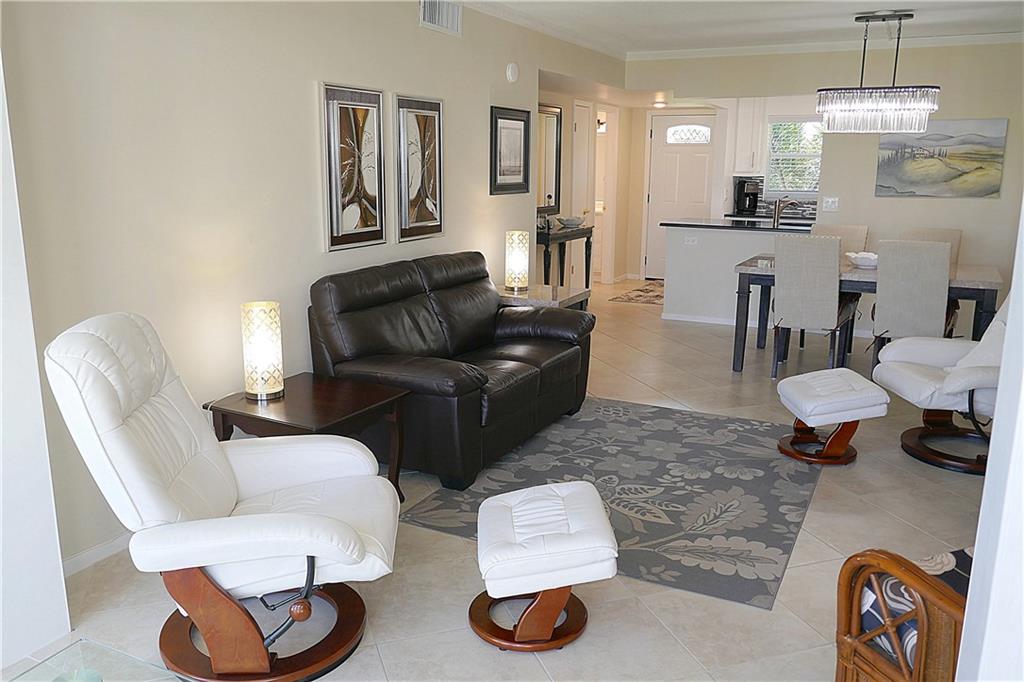VILLAGE ROYALE GREENBROOK - Residential