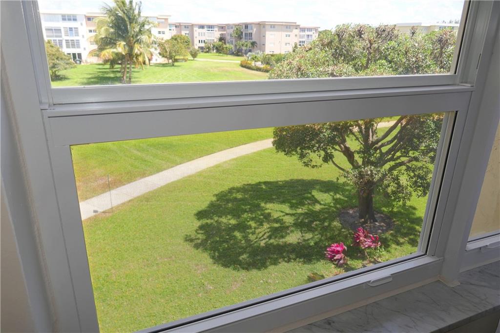 VILLAGE ROYALE GREENBROOK - Residential