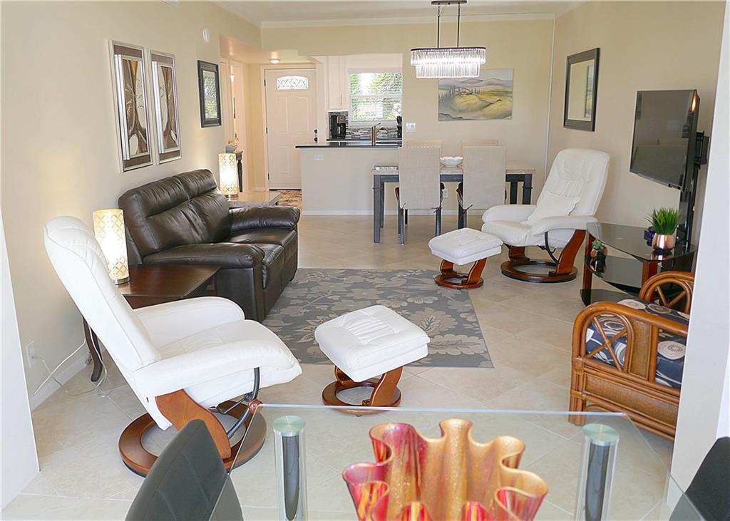 VILLAGE ROYALE GREENBROOK - Residential