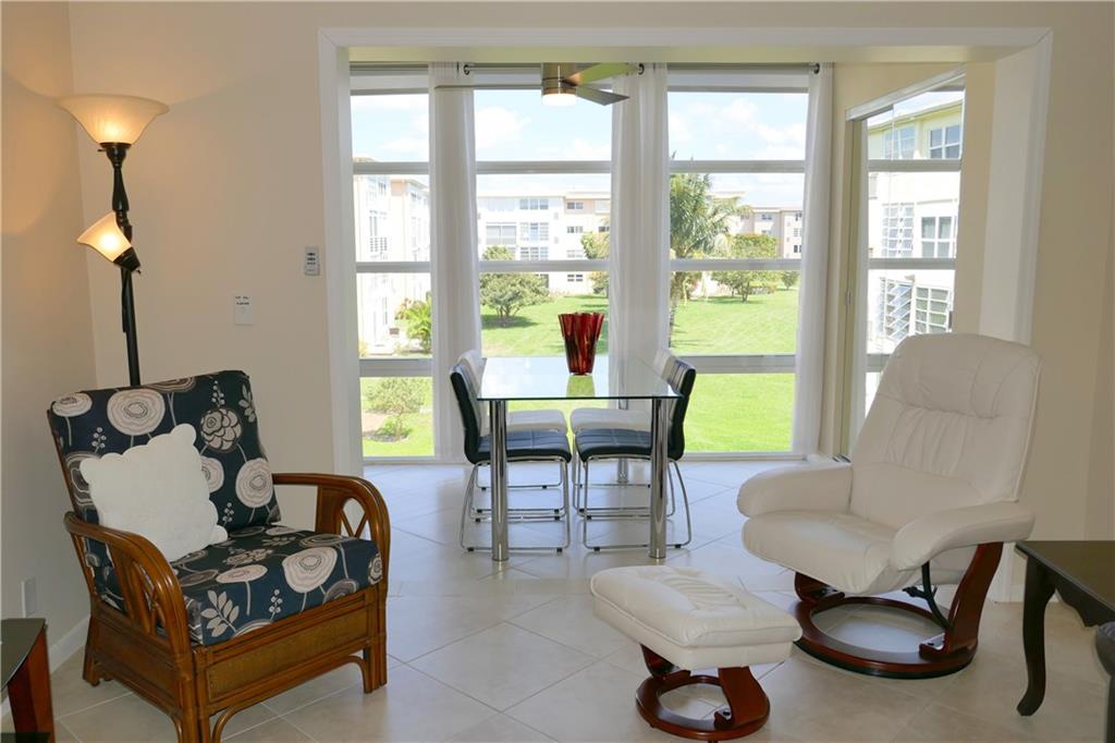 VILLAGE ROYALE GREENBROOK - Residential