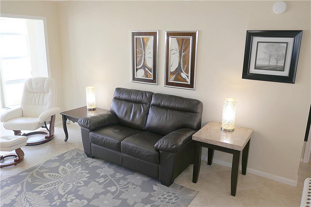 VILLAGE ROYALE GREENBROOK - Residential