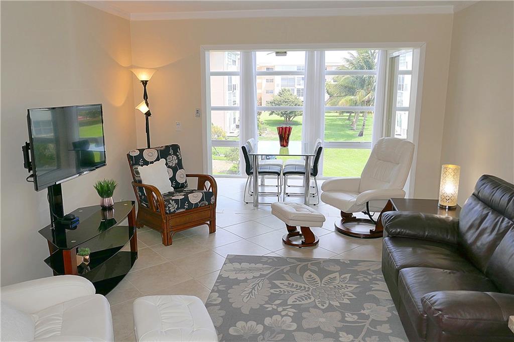 VILLAGE ROYALE GREENBROOK - Residential