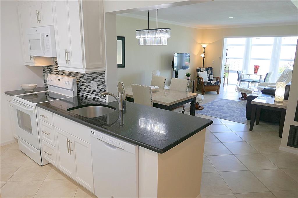 VILLAGE ROYALE GREENBROOK - Residential