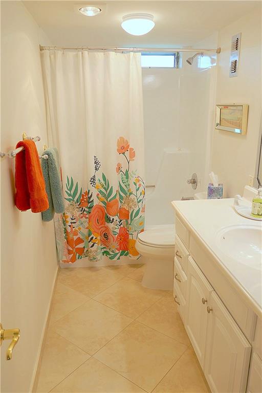 VILLAGE ROYALE GREENBROOK - Residential