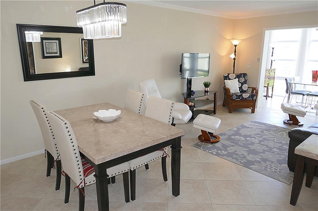 VILLAGE ROYALE GREENBROOK - Residential