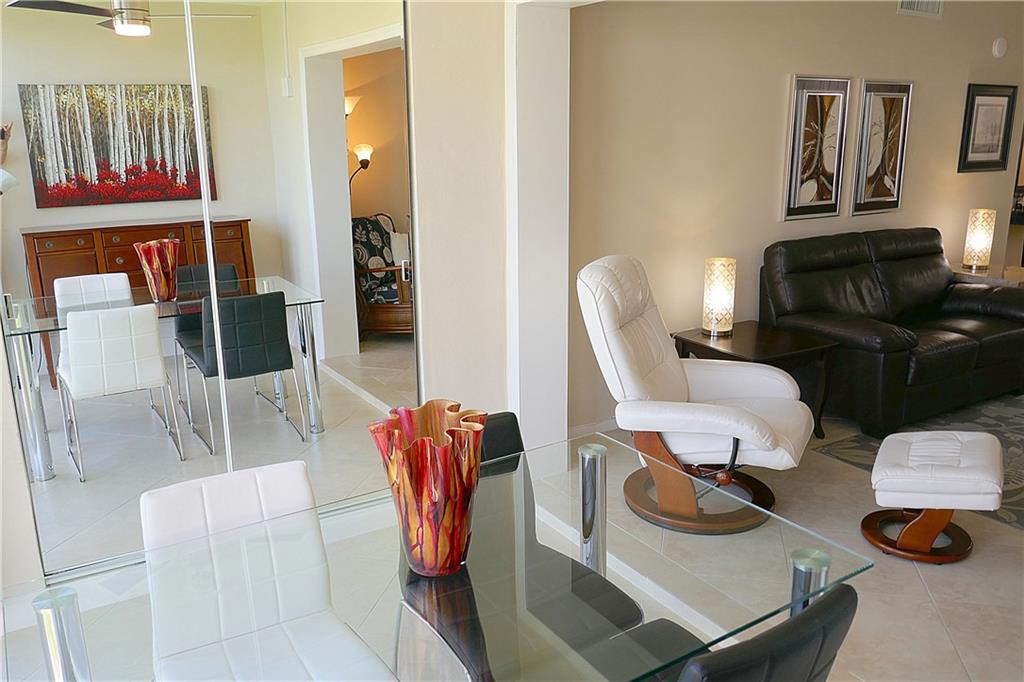 VILLAGE ROYALE GREENBROOK - Residential
