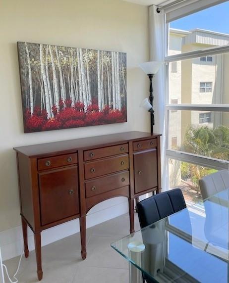 VILLAGE ROYALE GREENBROOK - Residential