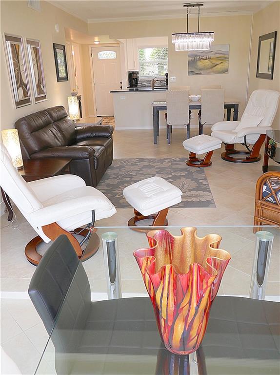 VILLAGE ROYALE GREENBROOK - Residential