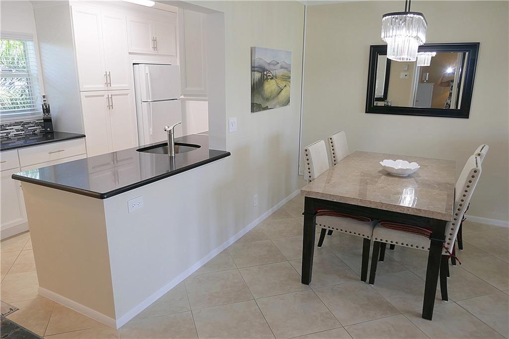 VILLAGE ROYALE GREENBROOK - Residential
