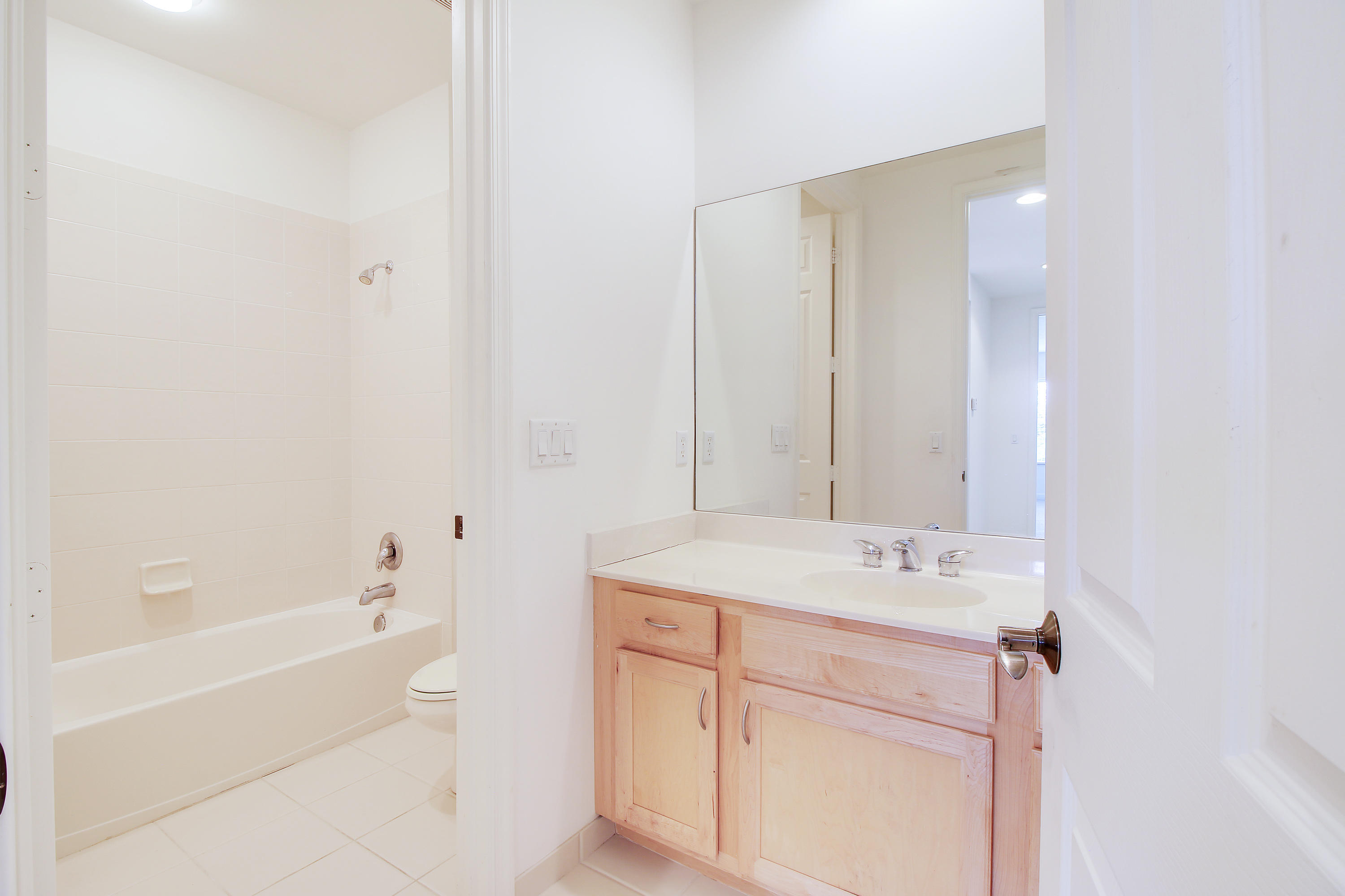 MANSIONS AT EVERGRENE WEST CONDO - Residential