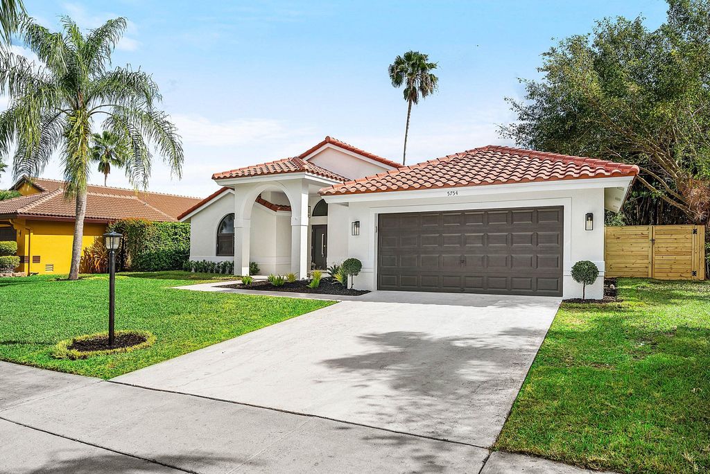 Photo of 5754 Aspen Ridge Circle, Delray Beach, FL 33484 (MLS # R11158025)