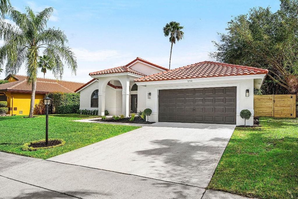 Photo of 5754 Aspen Ridge Circle, Delray Beach, FL 33484 (MLS # R11158025)