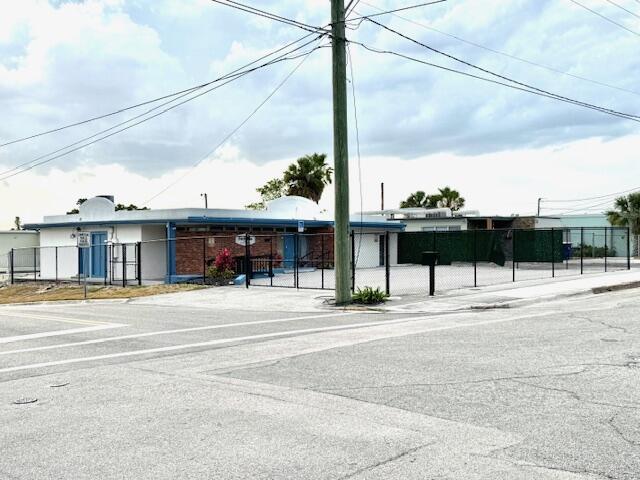 Great stand alone building, in the City Of Fort Pierce opportunity zone! This commercial building is perfect for single use occupancy or shared tenants. This stand alone CBS structure, features terrazzo floors, private conference room, reception area, waiting room, and a kitchen. Can easily transform to a dental lab, or doctors office for medical use if office space is not your intended use. Opportunity zone credits are also available if needed.Downtown is a 2 minute drive and one block off US Highway 1. Schedule an appointment to see the unit.