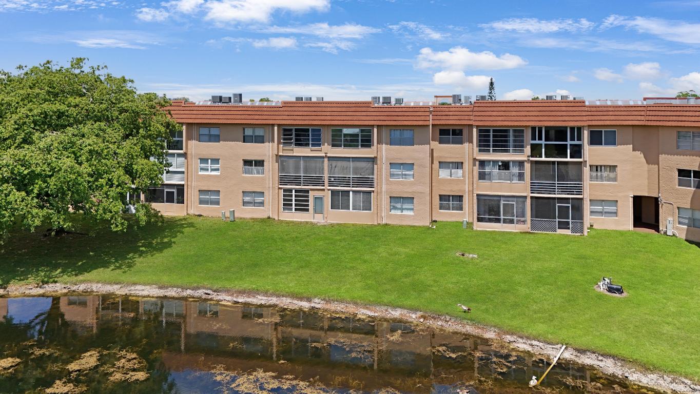 SUNRISE LAKES Phase 3 - Residential