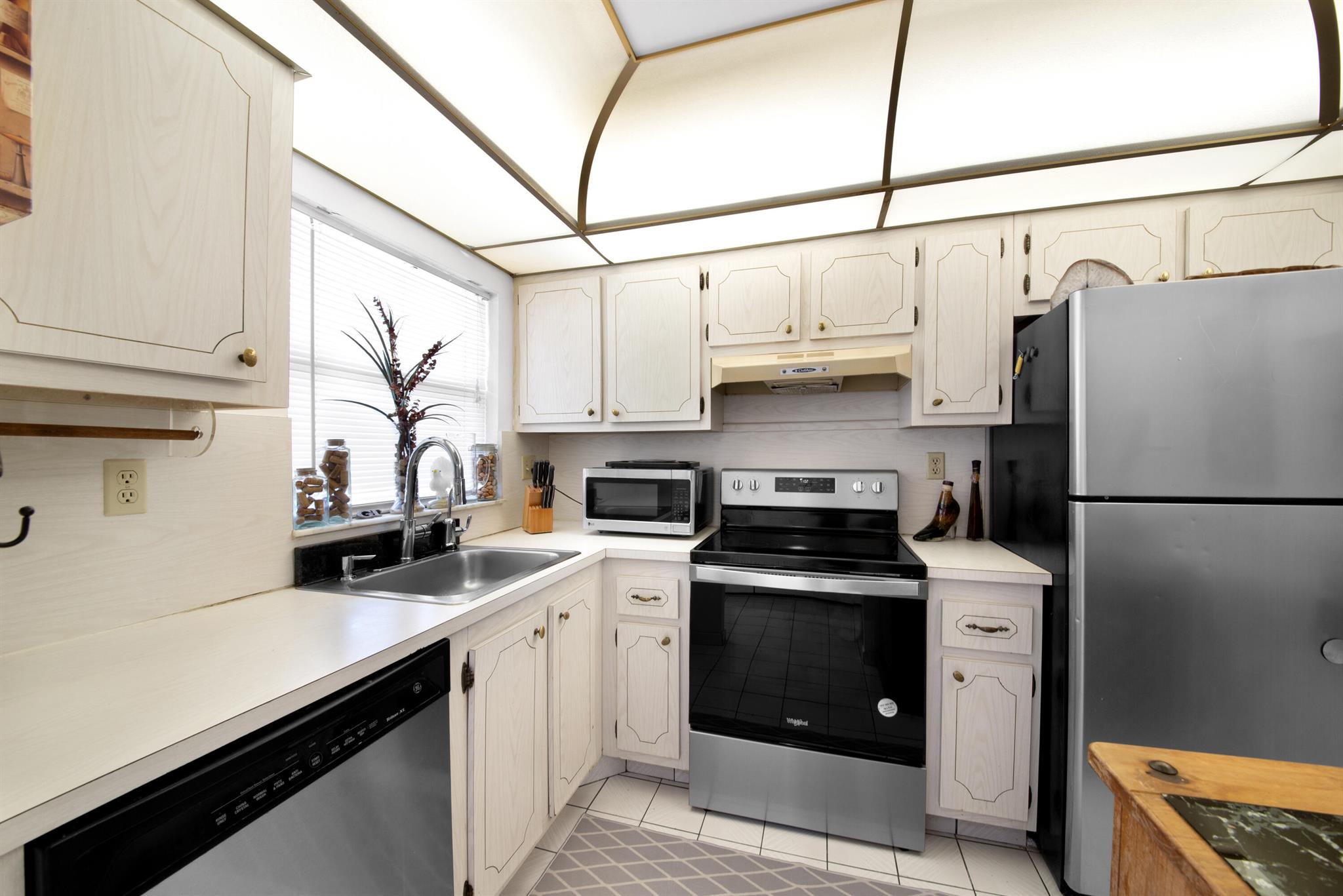 SUNRISE LAKES Phase 3 - Residential
