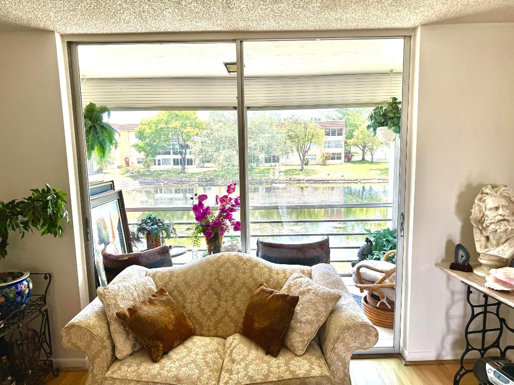 SUNRISE LAKES Phase 3 - Residential