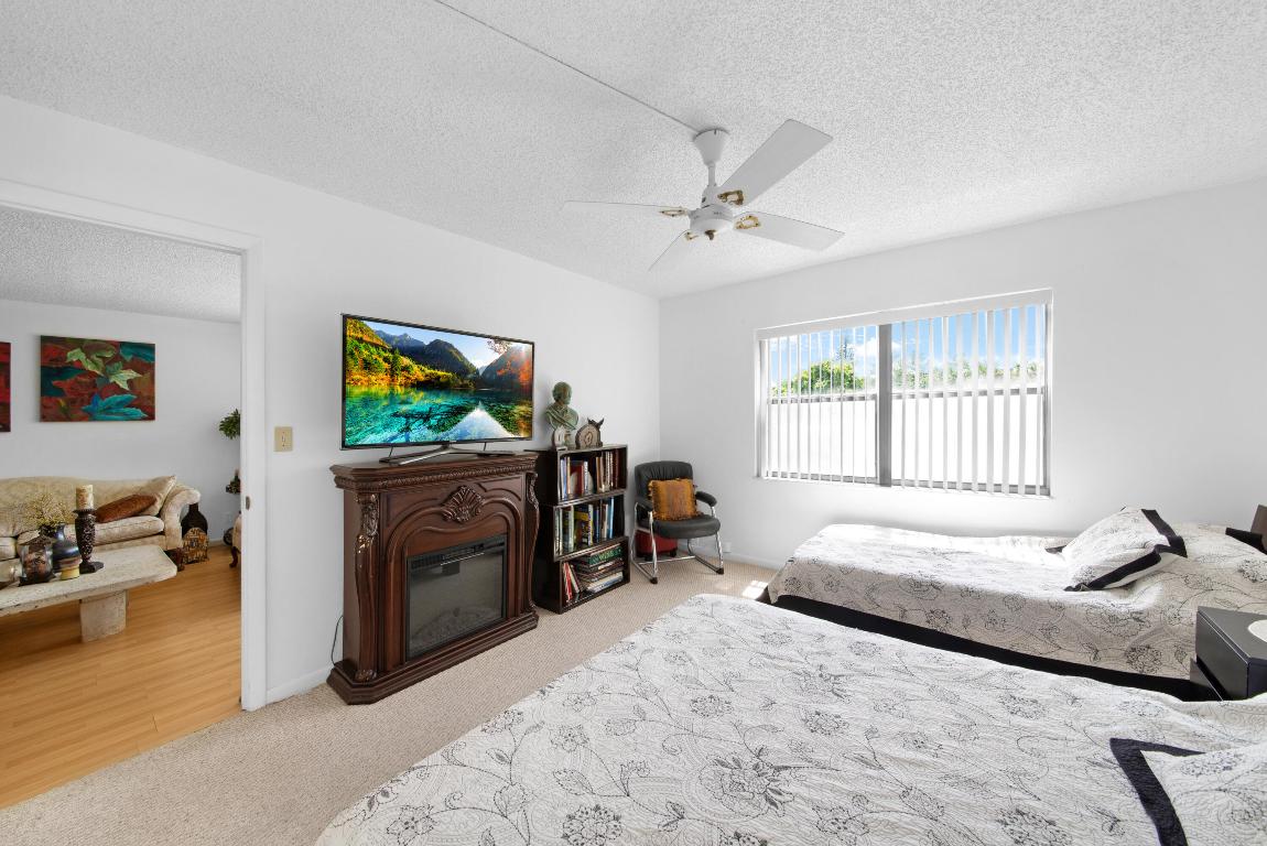 SUNRISE LAKES Phase 3 - Residential