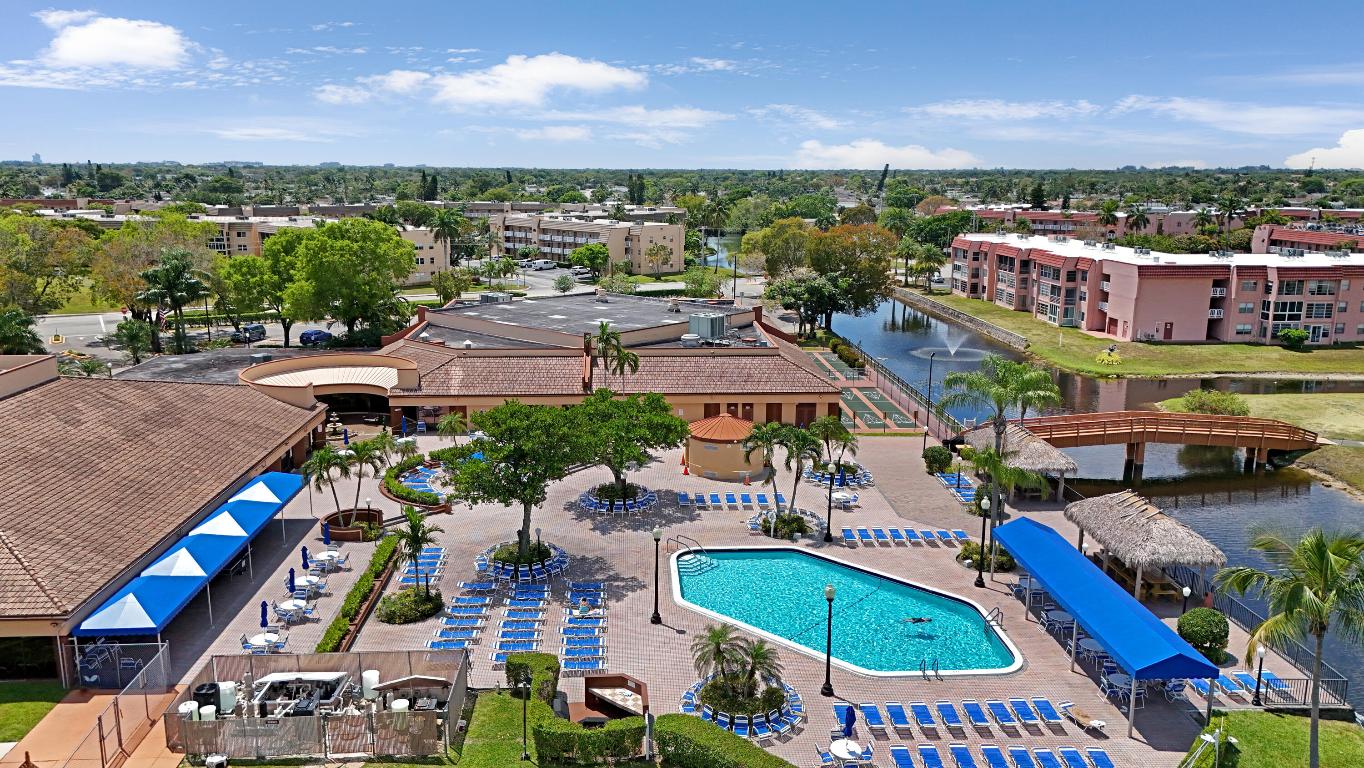 SUNRISE LAKES Phase 3 - Residential