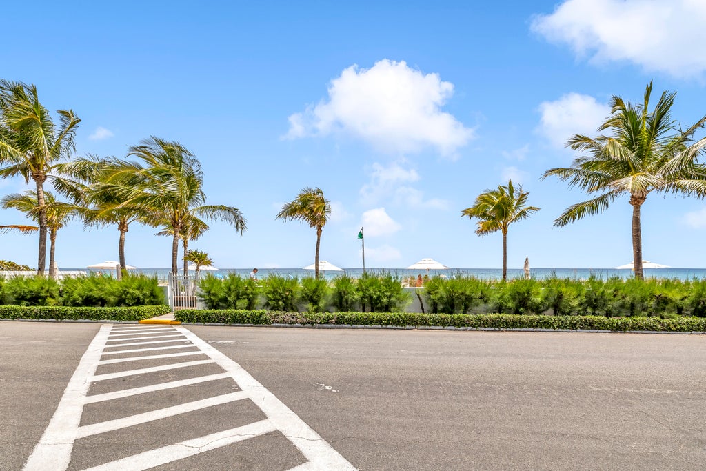 Photo of 139 SUNRISE Avenue #2080, Palm Beach, FL 33480 (MLS # B26081561)