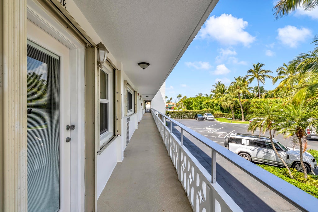 Photo of 139 SUNRISE Avenue #2080, Palm Beach, FL 33480 (MLS # B26081561)