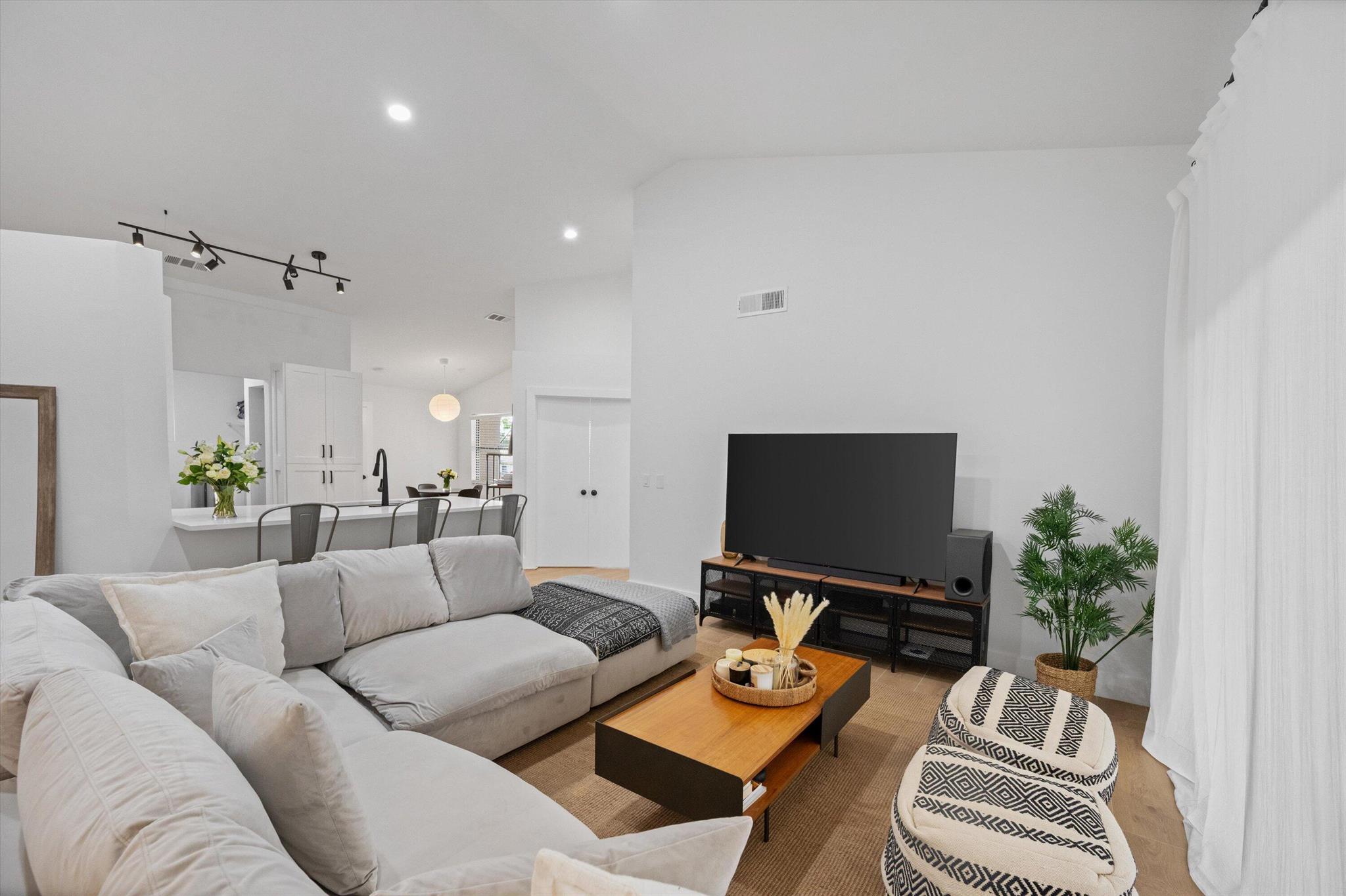 SHORES AT WELLINGTON II C - Residential