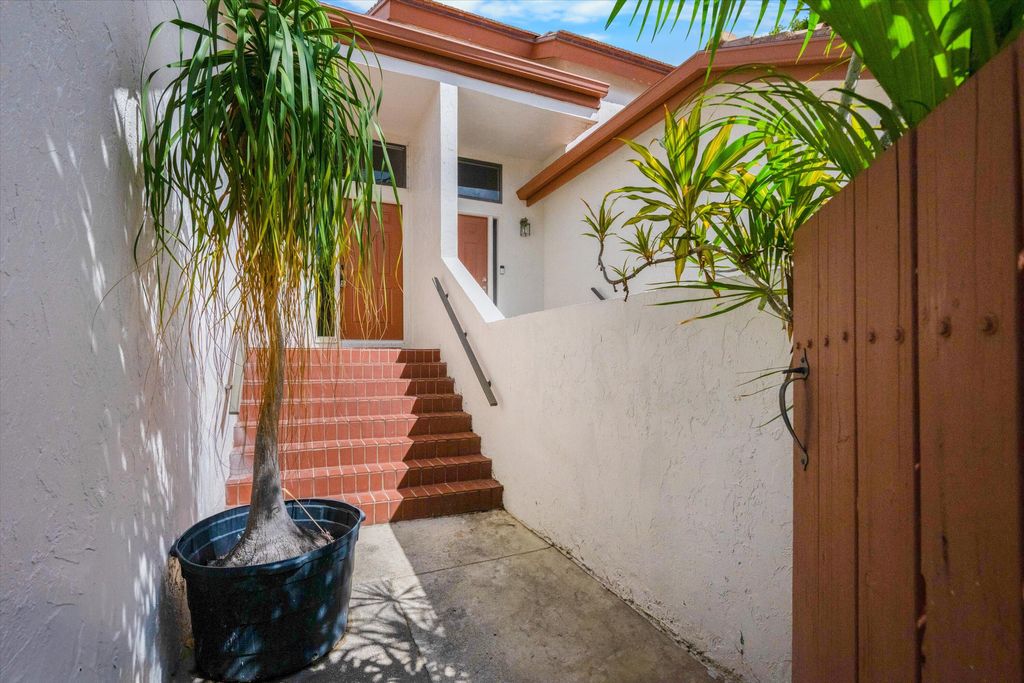 Photo of 12628 Shoreline Dr #9e, Wellington, FL 33414 (MLS # R11136844)