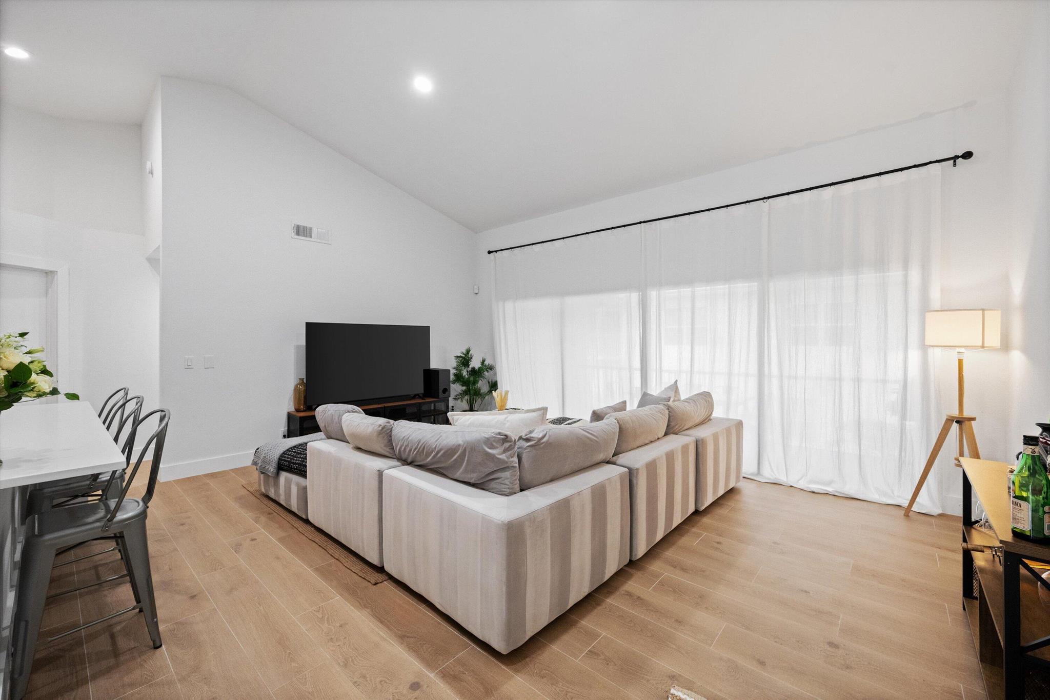 SHORES AT WELLINGTON II C - Residential