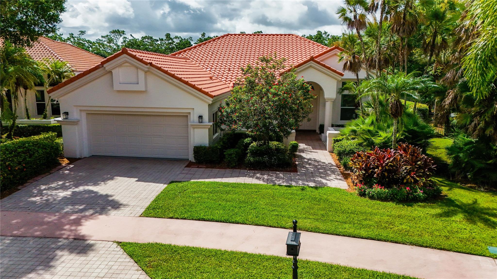 2690 Oakmont
