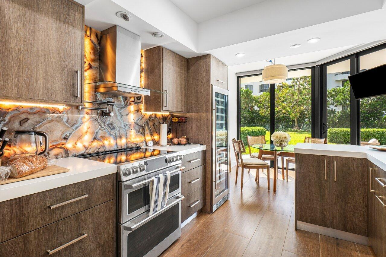 PALM BEACH HAMPTON CONDO - Residential