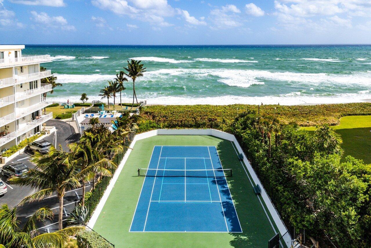 PALM BEACH HAMPTON CONDO - Residential