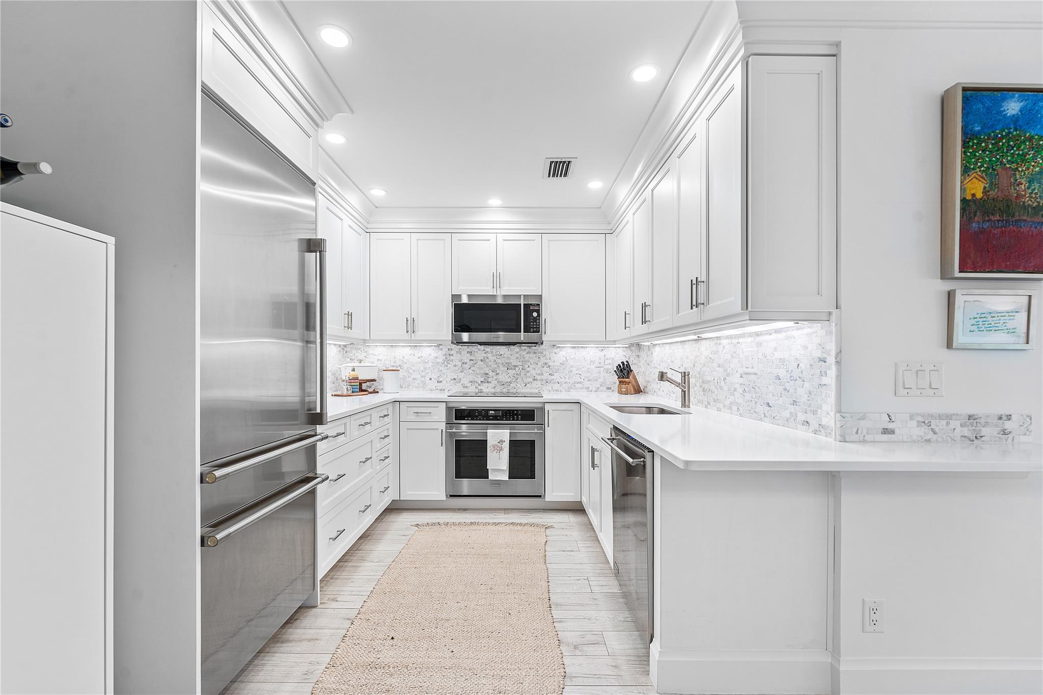 INNER CIRCLE CONDO - Residential