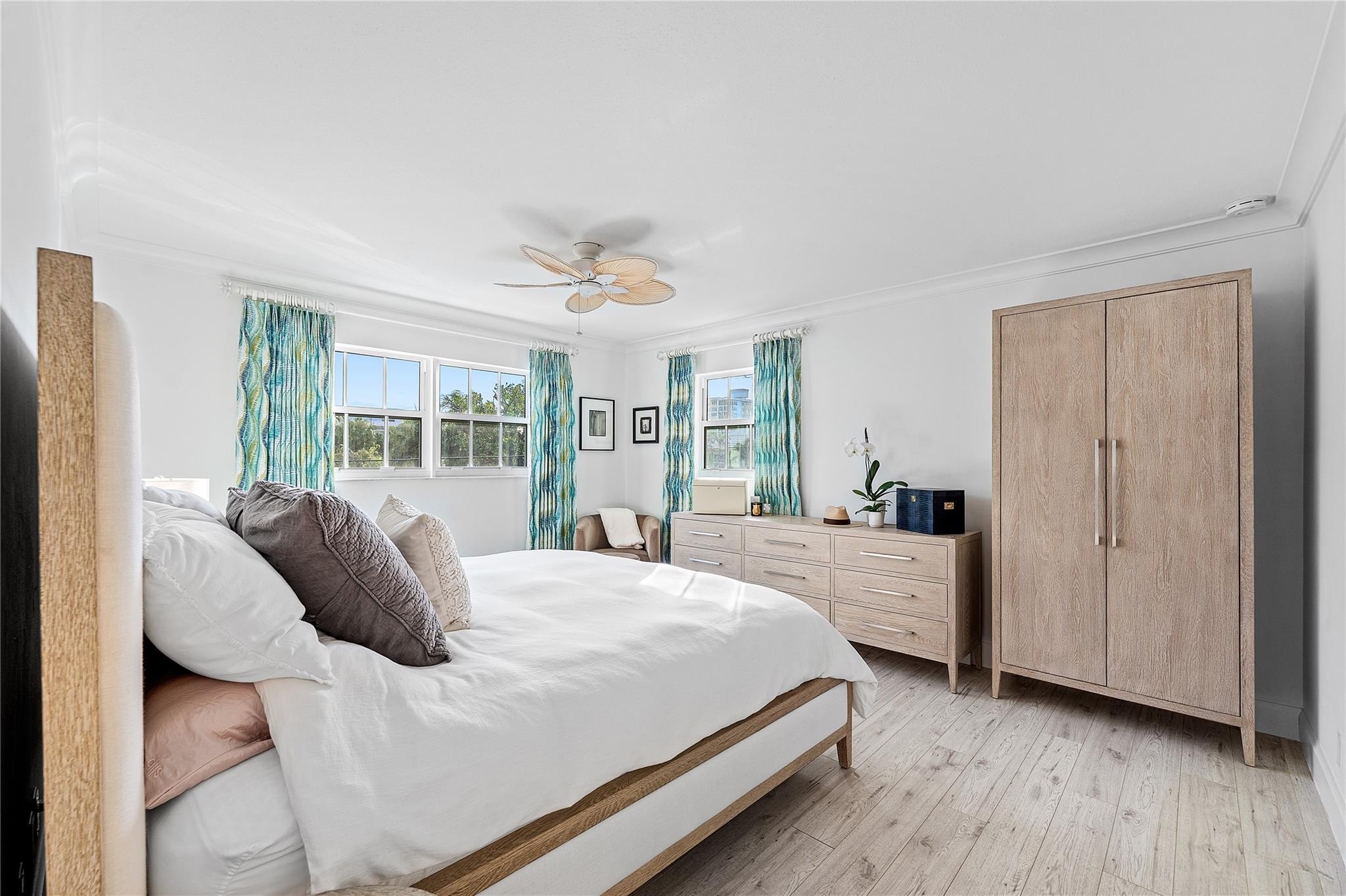 INNER CIRCLE CONDO - Residential